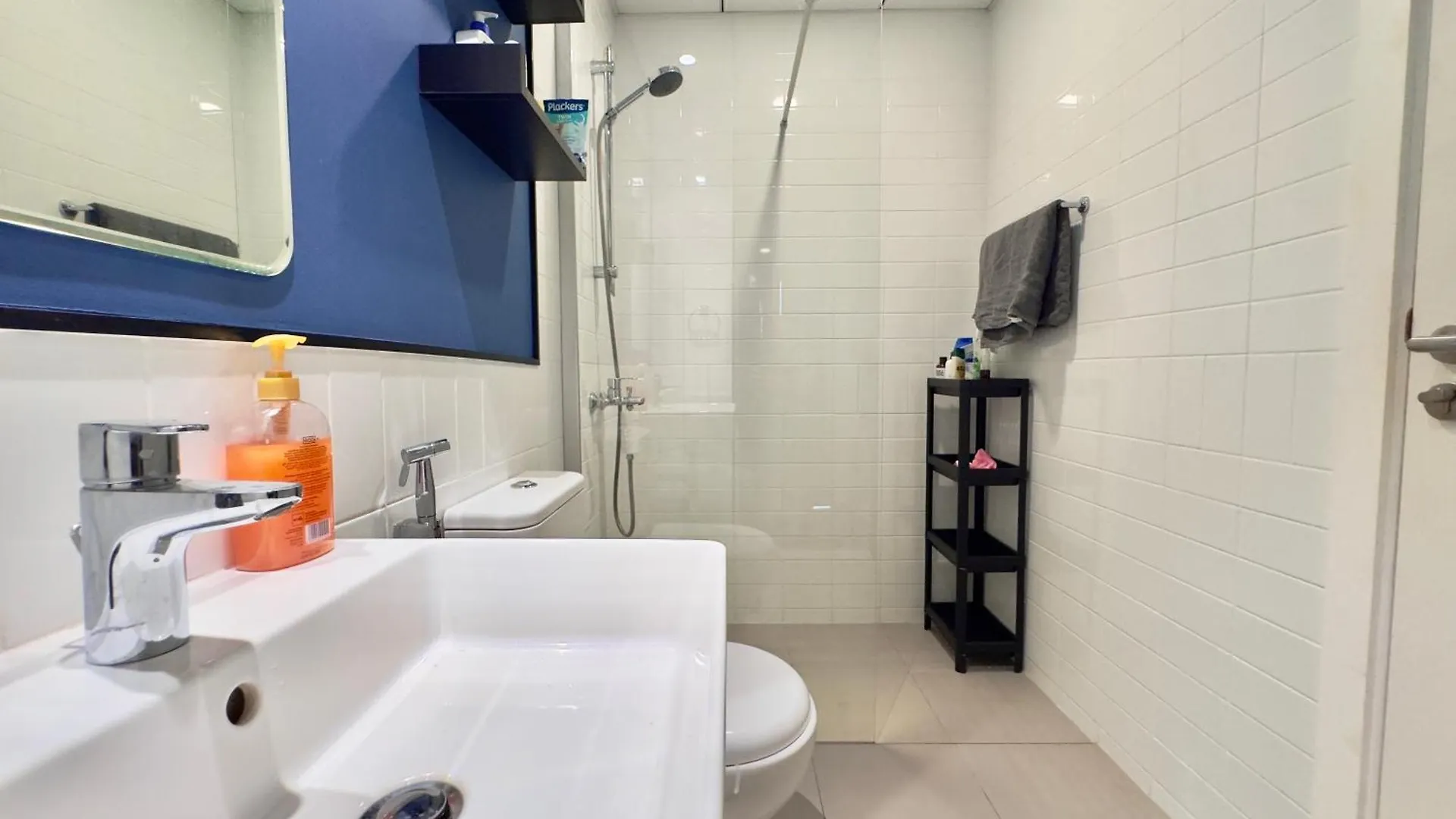 Dubai Starts Here With Amazing Apartment With Walking Distance To Metro United Arab Emirates