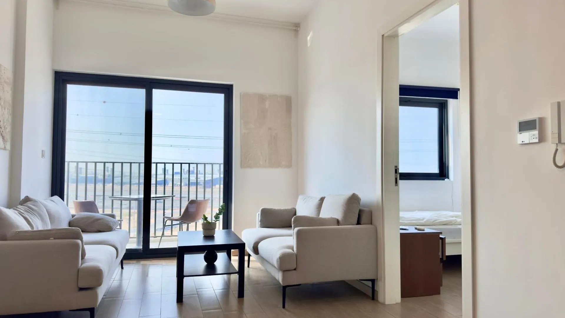 Dubai Starts Here With Amazing Apartment With Walking Distance To Metro United Arab Emirates